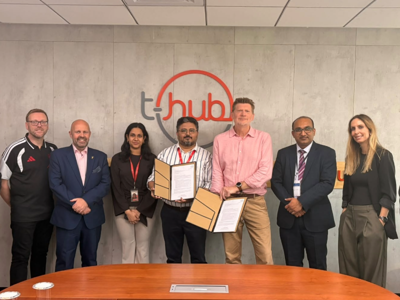 Colin Sinclair with T Hub colleagues800x600